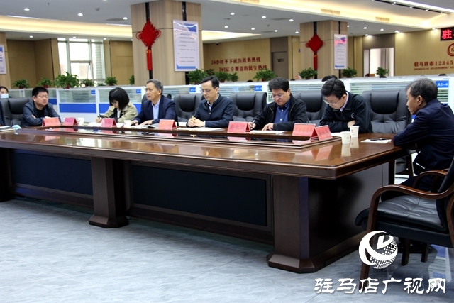 副市长张威现场接听12345政务服务热线